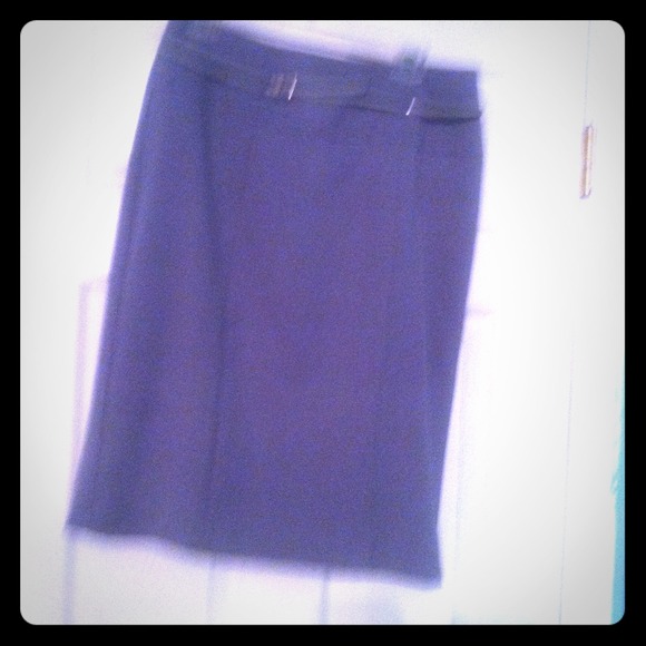 Gray pencil skirt