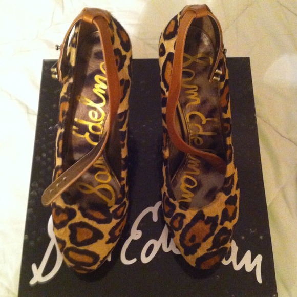 Sam Edelman "Lyla" Leopard Print