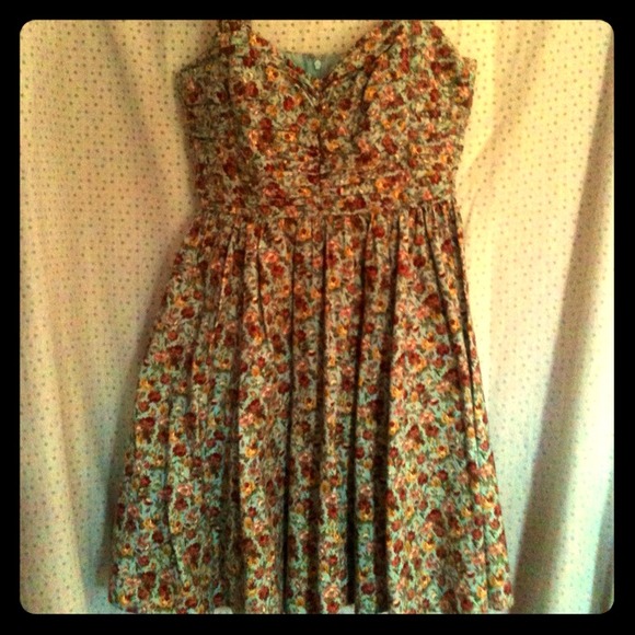 {Floral Vintage Inspired Dress} - Picture 1 of 2