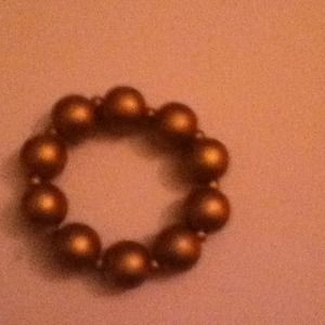 Gold bead bracelet
