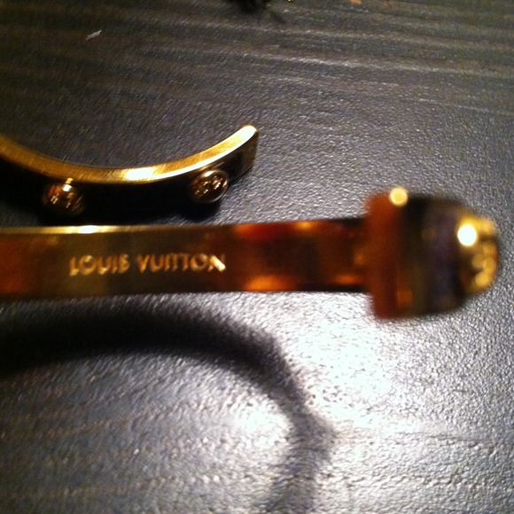 Louis Vuitton hoops - Picture 3 of 6