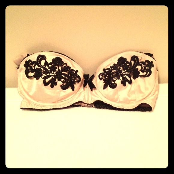 Traded  Ann Summers Bra