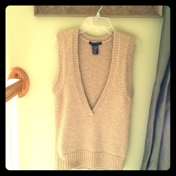 Theory camel merino wool deep "V" vest.