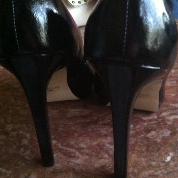 Shoes - Picture 2 of 4