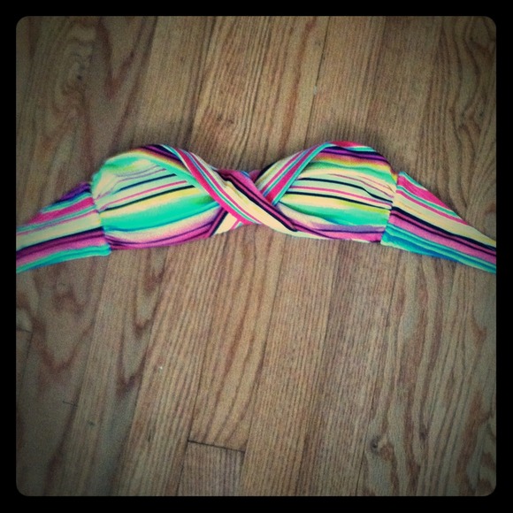 Strapless bikini top