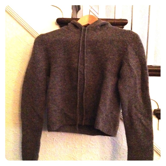 ❌Sold❌Grey hooded sweater - cropped
