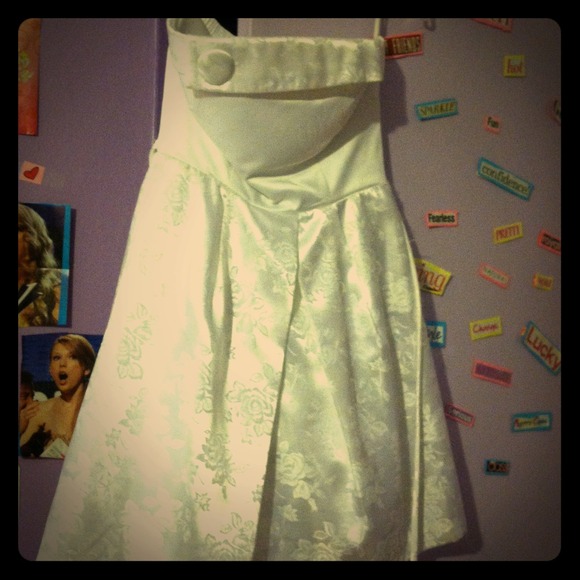 Dresses & Skirts - White dress