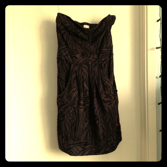 Various animal print strapless dress