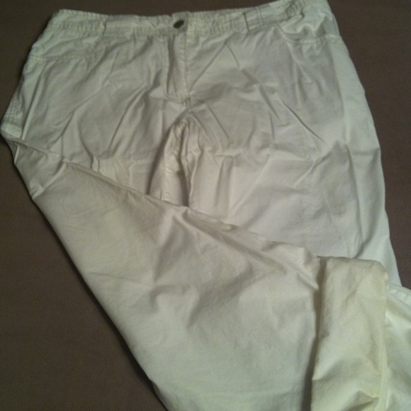 ❌SOLD❌These can be wore as pants or Capris