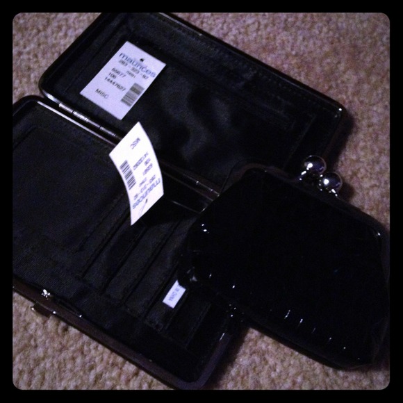 Trade @sonyabarbi NWT wallet and change purse