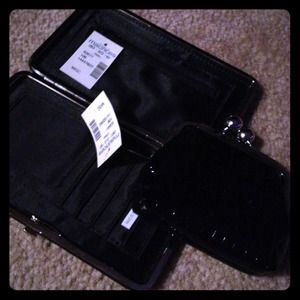 Trade @sonyabarbi NWT wallet and change purse