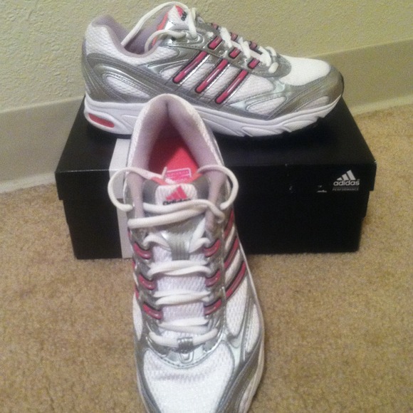 Reduced!BNWB Adidas running shoes