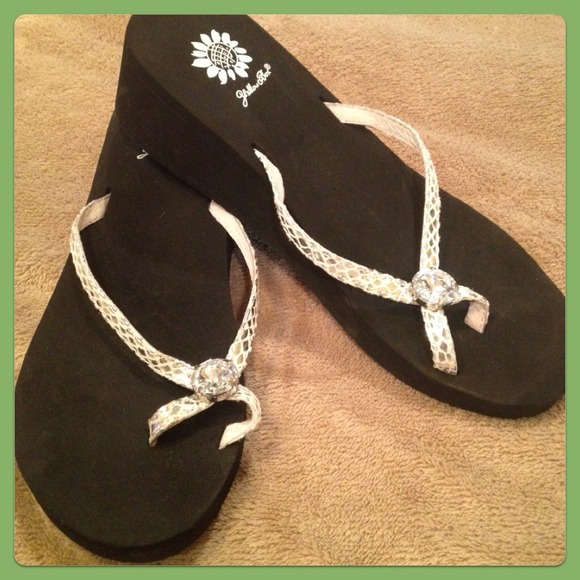 Yellow Box sandals - Picture 1 of 1