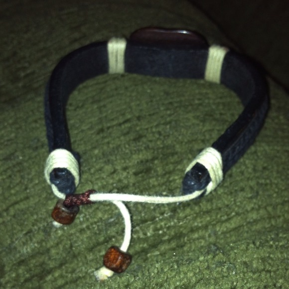 Adorable bracelet!! 😍😍 - Picture 2 of 2