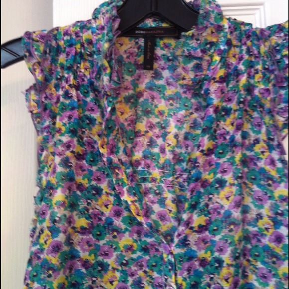 BCBGMAXAZRIA floral top - Picture 3 of 3