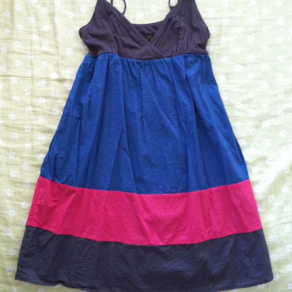 ❌ TRADED ❌Grey, blue, & fuchsia colorblock dress