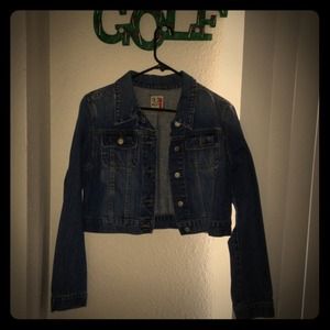 Long sleeves short jean jacket