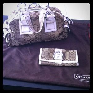 Authentic coach purse and wallet
