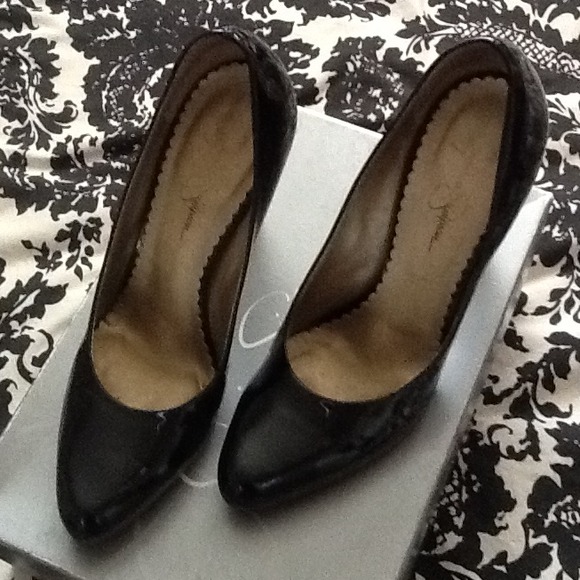 Heels - Picture 2 of 2