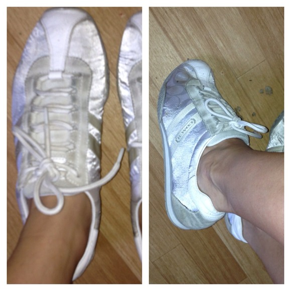 White coach shoes 💢reserved 💢