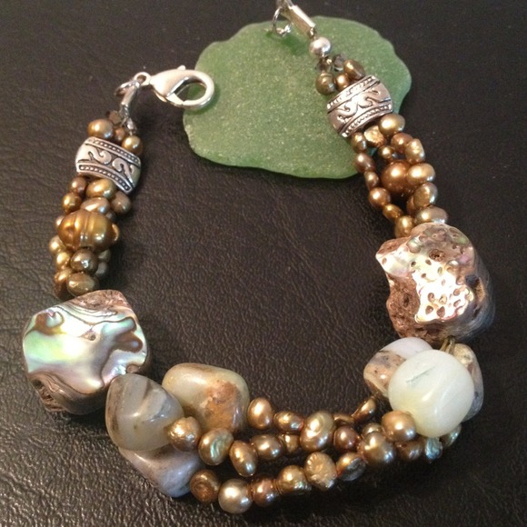 Handcrafted bracelet - Picture 2 of 2