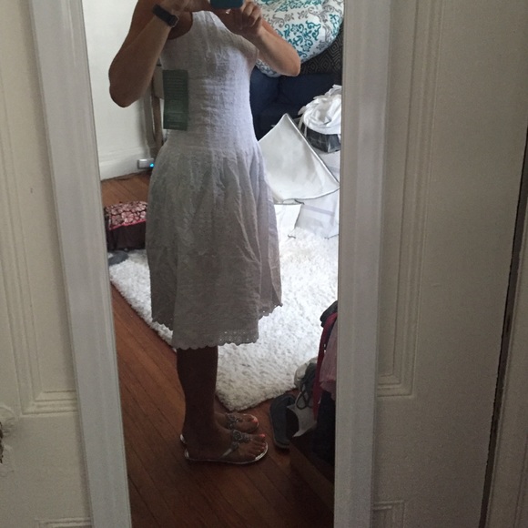 Nwt white eyelet dress. Vneck size 4 - Picture 3 of 3