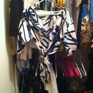 Black blue whit blouse