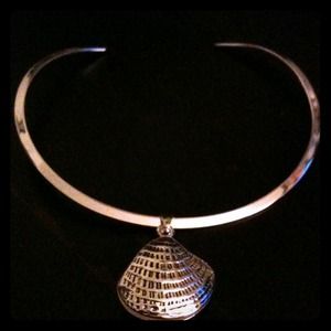 Silver Choker with a Seashell Pendant