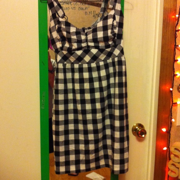 Sun dress! ☀ - Picture 3 of 3