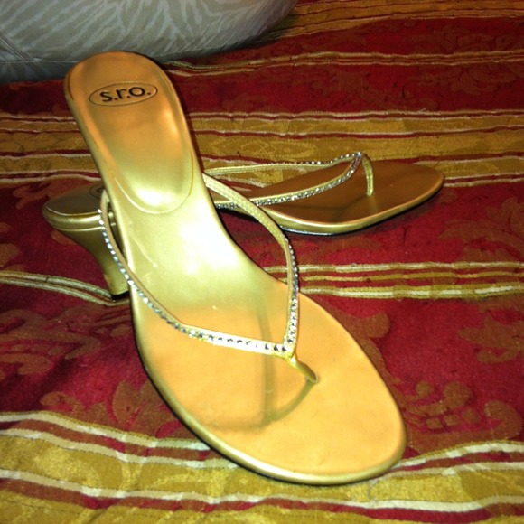 Gold Sandal Pumps (reserved: jadelove26)