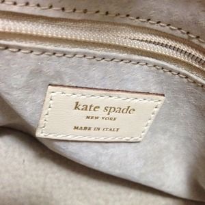 kate spade Handbags - Authentic Kate Spade Ivory purse kate spade Handbags - Authentic Kate Spade Ivory purse