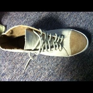 💢💢SOLD SOLD SOLD💢💢Tan h&m sneakers