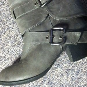 💢💢SOLD SOLD💢💢💢Grey boots
