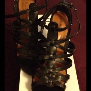 ***RESERVED*** Aldo Sandals