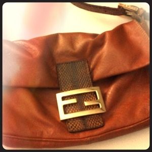 FENDI Handbags - Authentic Fendi Baguette handbag FENDI Handbags - Authentic Fendi Baguette handbag