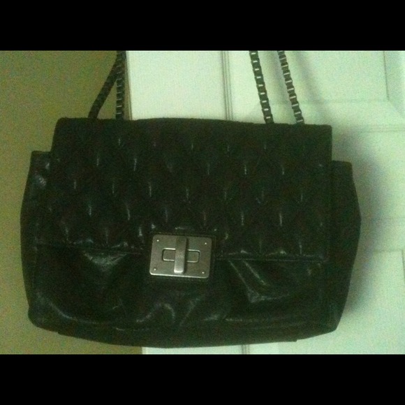 TRADED w @charldian Simply Vera Quilted Handbag