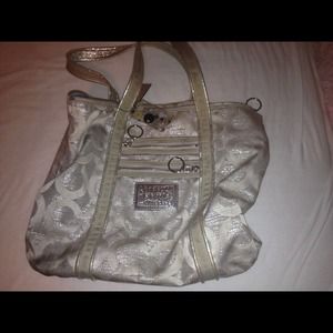 Coach authetic poppy bag