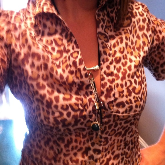 BCBG Maxazria leopard blouse Size M - Picture 3 of 3