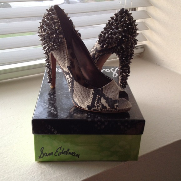 Sam Edelman snake studded heel 9