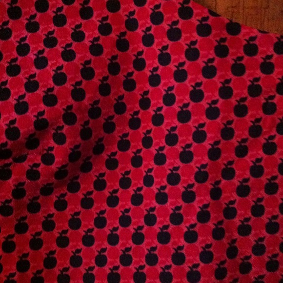 Cutesy racer back apple print tank 🍎😊Size: S - Picture 2 of 3