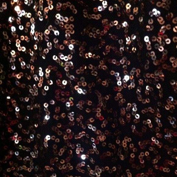 NWT!! Black and gold sequin mini! Size L - Picture 3 of 3