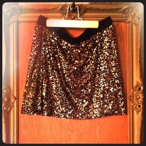 NWT!! Black and gold sequin mini! Size L