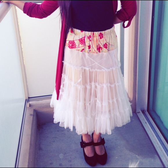 Vintage tulle skirt with floral waistband - Picture 2 of 4