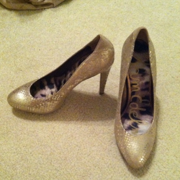 ✨AUTHENTIC✨Sam Edelman shimmer snake print heels - Picture 2 of 4