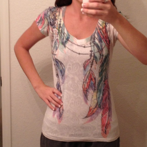 **SOLD**Feather patterned tee with jewel detailing - Picture 1 of 2