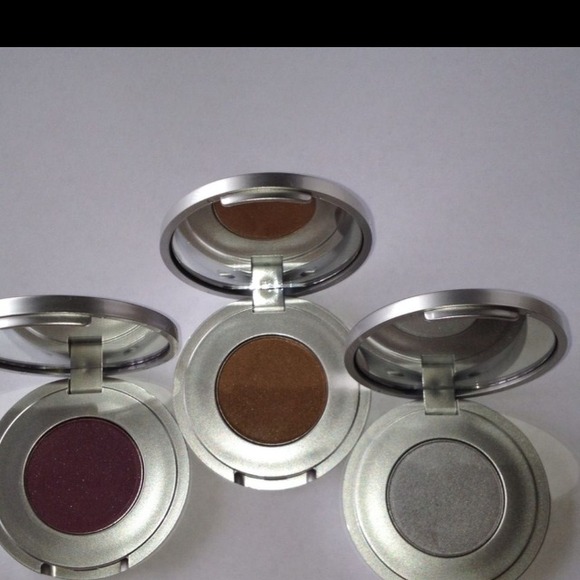 Sue devitt silky sheen eye shadow 3) New $18 each