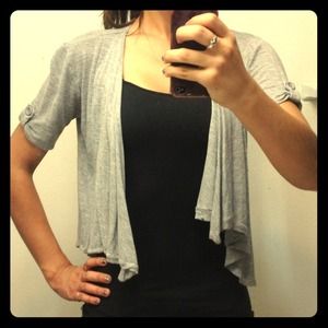 ✨REDUCED✨ Short, gray cardigan