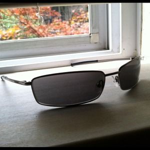 Burberry Accessories - Authentic Burberry Sunglasses Burberry Accessories - Authentic Burberry Sunglasses