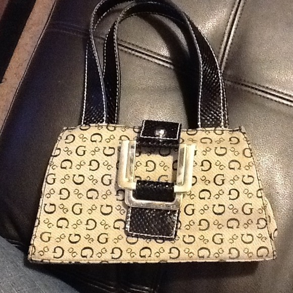 Small Guess purse