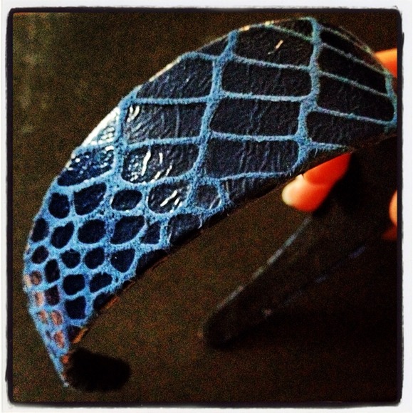 Cara New York blue headband